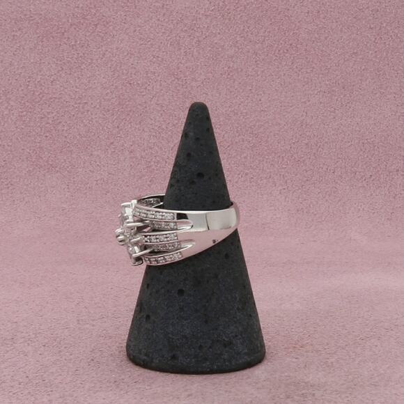 sterling silver marquise-cut cz flower ring size 6 - Picture 2 of 3